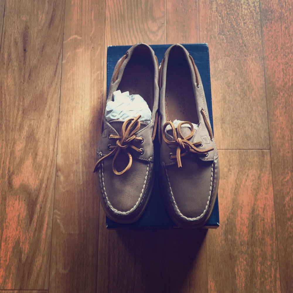 Women’s Sperry Topsiders BNWT size 7